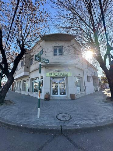 Departamento y local en venta